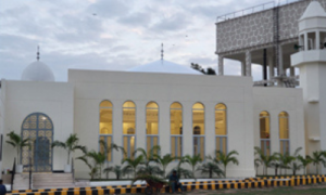 mosque naval colony